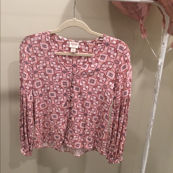 Pattern Button Up Top - Picture 3 of 8